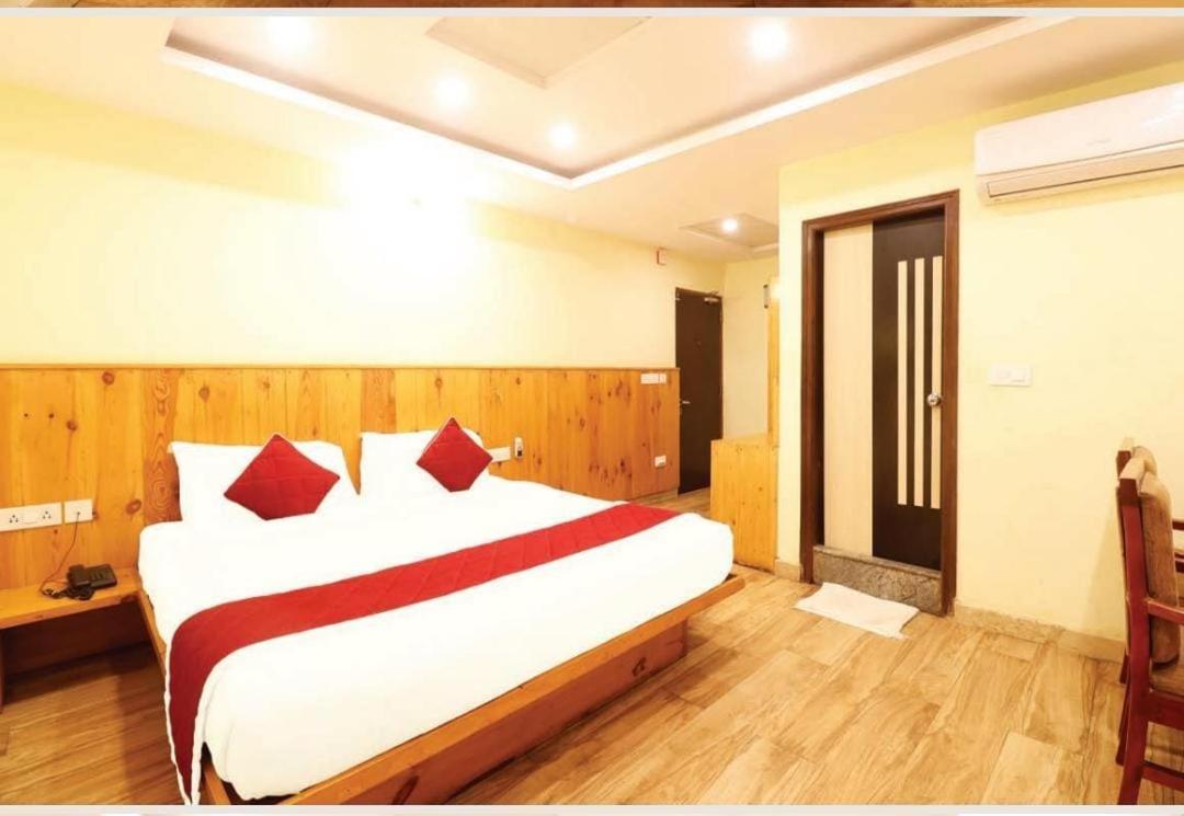 Hotel Royal Orbit Бангалор Екстериор снимка