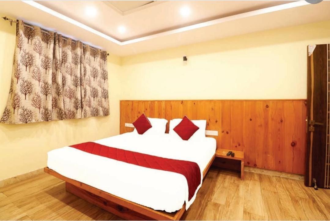 Hotel Royal Orbit Бангалор Екстериор снимка